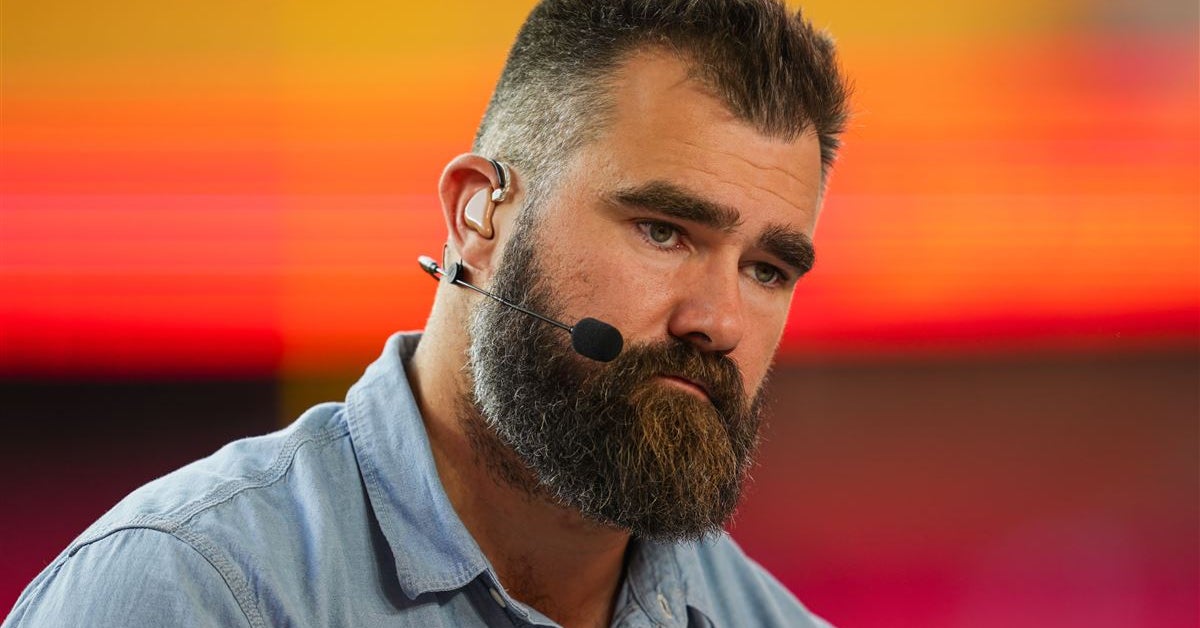 A solemn Jason Kelce breaks his silence on the phonesmashing incident