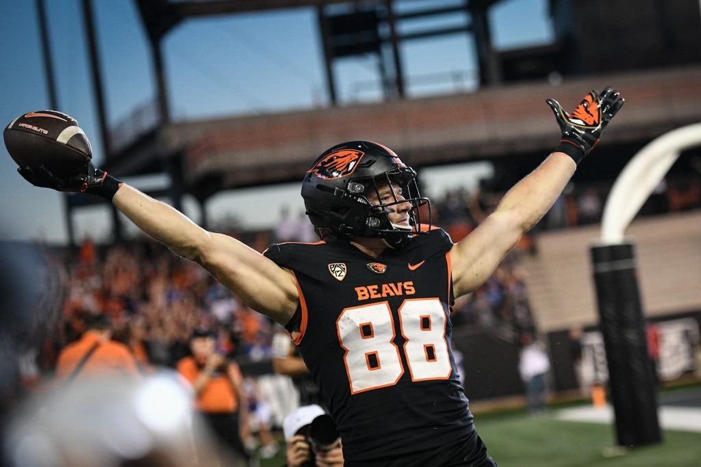 Oregon State Beavers vs Fresno State Bulldogs 2022 football