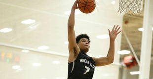 4-star Malik Hall impresses in front of coaches in Lawrence 4-star Malik Hall impresses in front of coaches in Lawrence