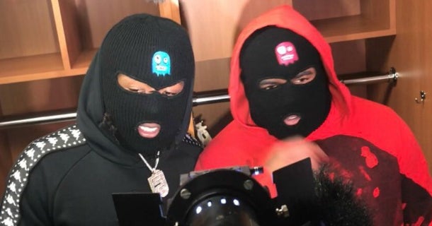 Alvin Kamara, Mark Ingram wear ski masks after Eagles win