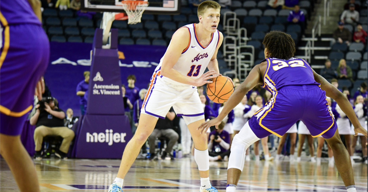Transfer portal: Evansville's Ben Humrichous — who shot 41% from 3 ...