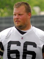 Cleveland Browns offensive lineman Hank Fraley at the Cleveland Browns NFL  football training camp Sunday, Aug. 2, 2009, in Berea, Ohio. (AP Photo/Tony  Dejak Stock Photo - Alamy