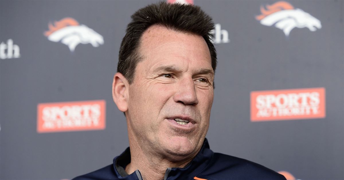 Gary Kubiak returns to work with Broncos