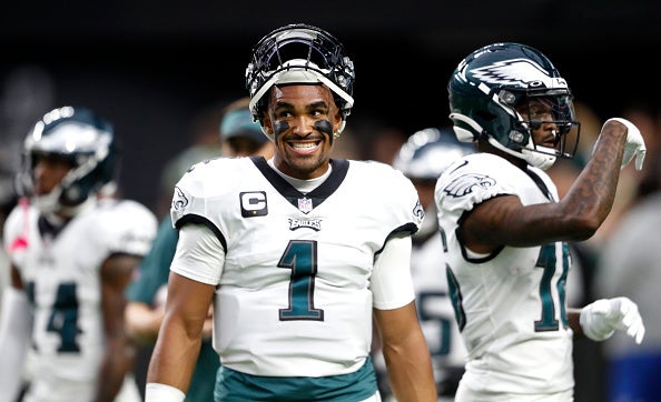 New Eagles backup Marcus Mariota wants to be a resource to Jalen Hurts