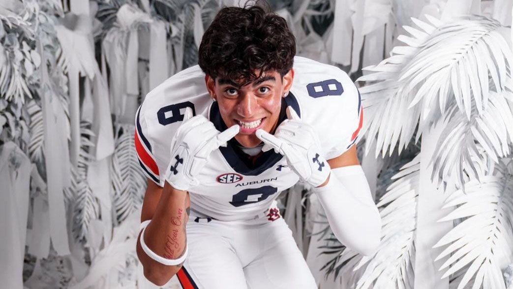 VIDEO: How did Auburn get TE Hollis Davidson back in its class?