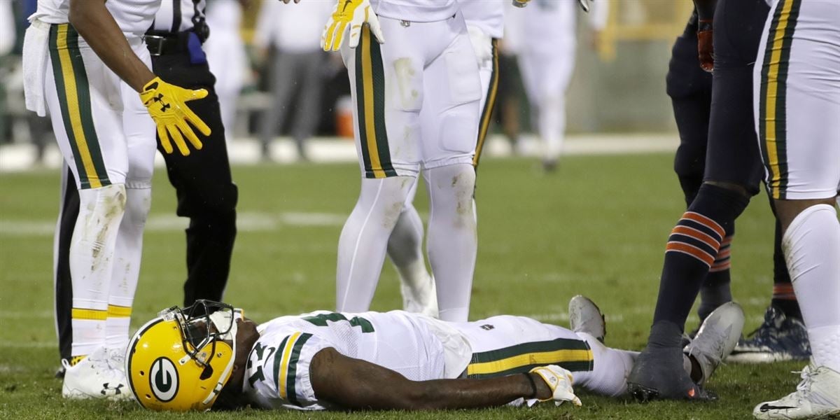 Davante Adams of Green Bay Packers taken to hospital after helmet-to-helmet  hit - ESPN