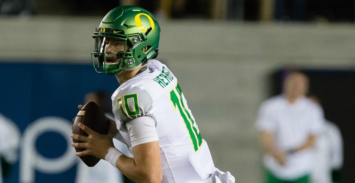 Oregon Ducks Justin Herbert garnering Heisman Trophy NFL draft