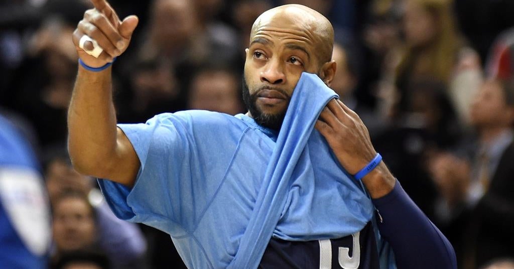 Raptors tribute brings out emotions from Carter