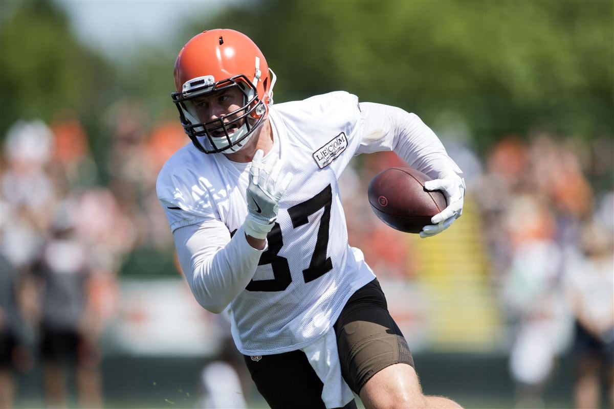 NFL: Browns mob Damon Sheehy-Giuseppi, who slept outside gym