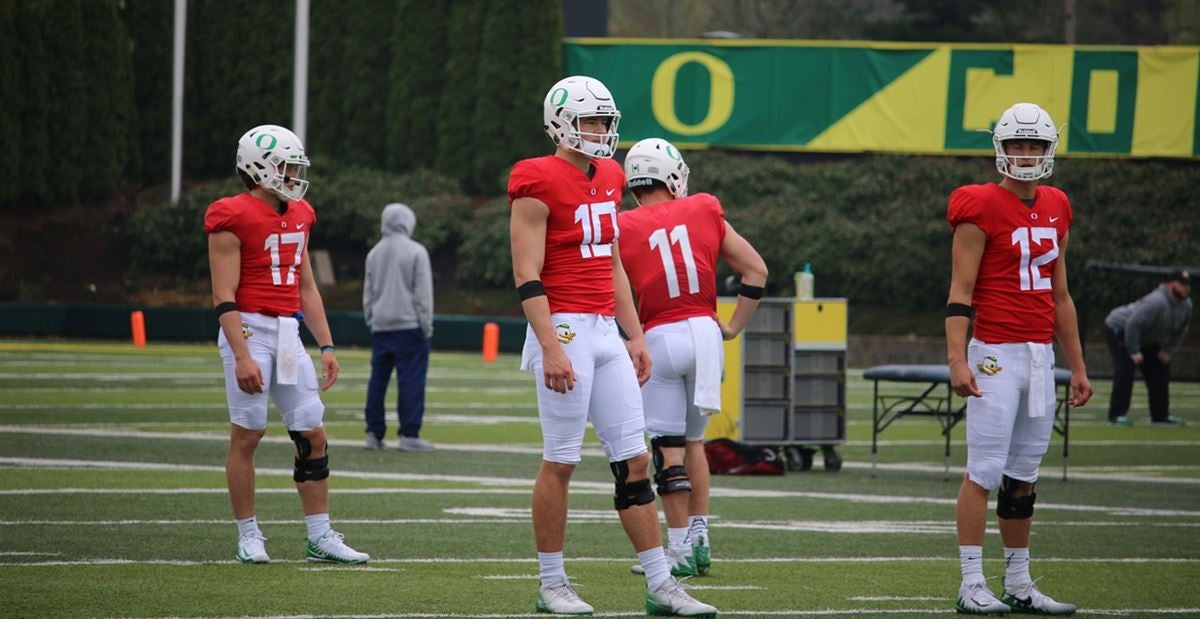 Highlight: Justin Herbert Escapes a Sack, Delivers Dime to Johnny