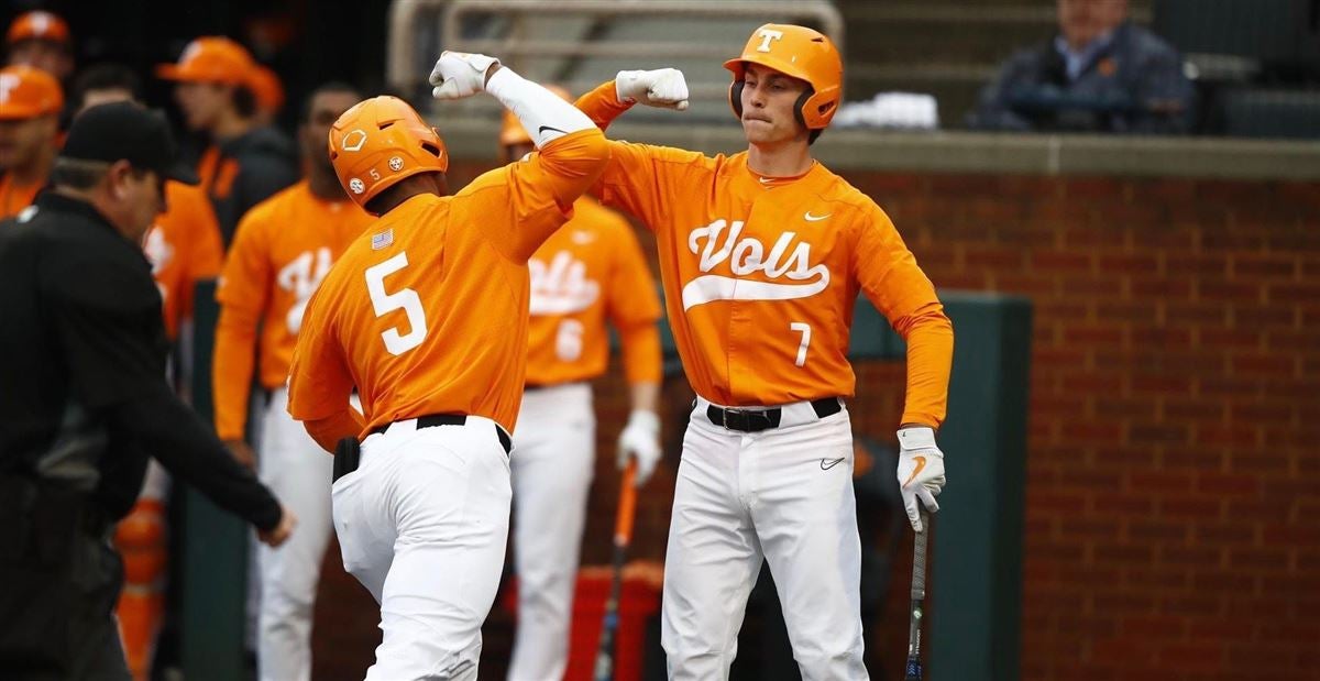 Top 10 Best College Baseball Uniforms - FamilyWise