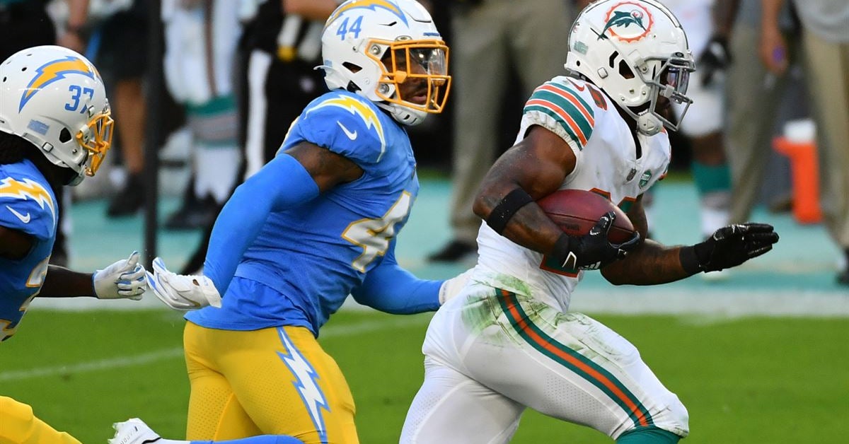 Dolphins head coach, teammates praise Salvon Ahmed's performance