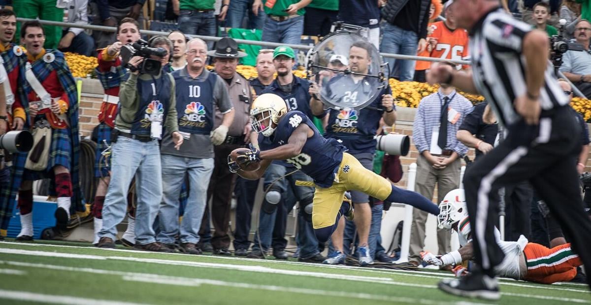 Torii Hunter Jr. of Notre Dame Fighting Irish out vs. Nevada with  concussion-like symptoms - ESPN