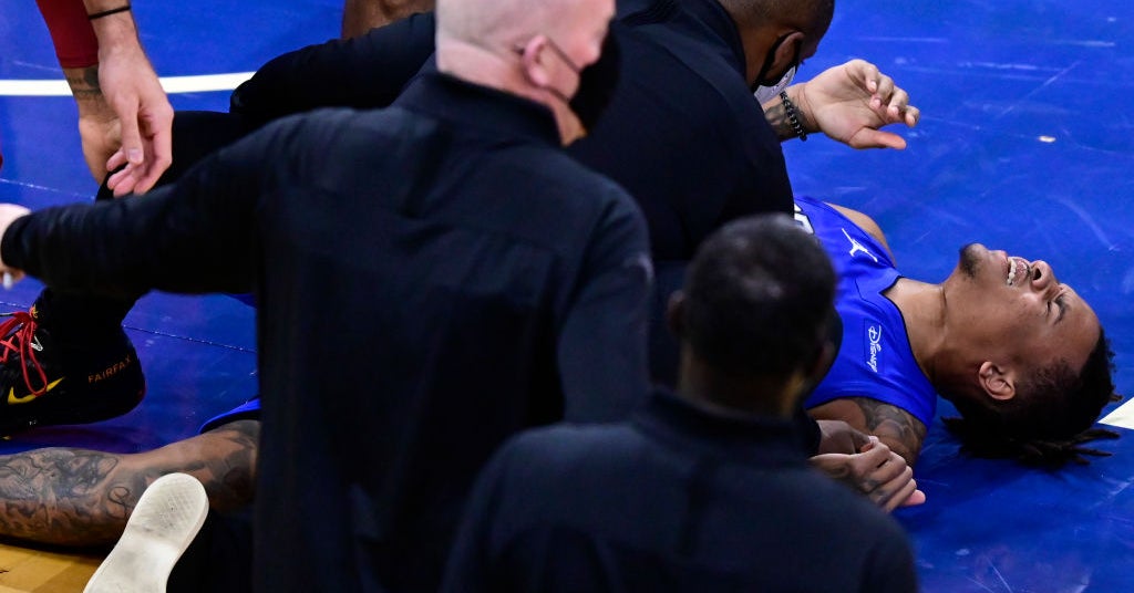 VIDEO: Ex-No. 1 pick Markelle Fultz suffers knee injury