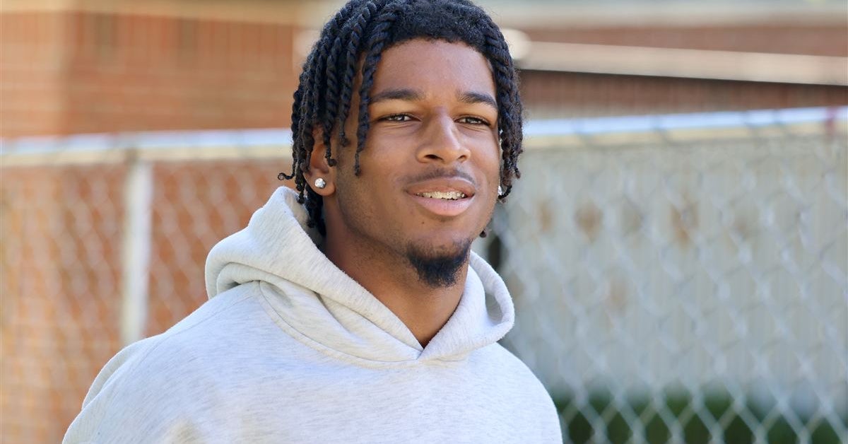 Social media reacts to DB Kaiden Hall's Florida Gators commitment