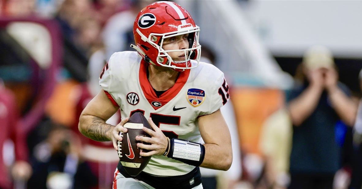 College football rankings: Preseason top-25 poll arrives ahead of training camp