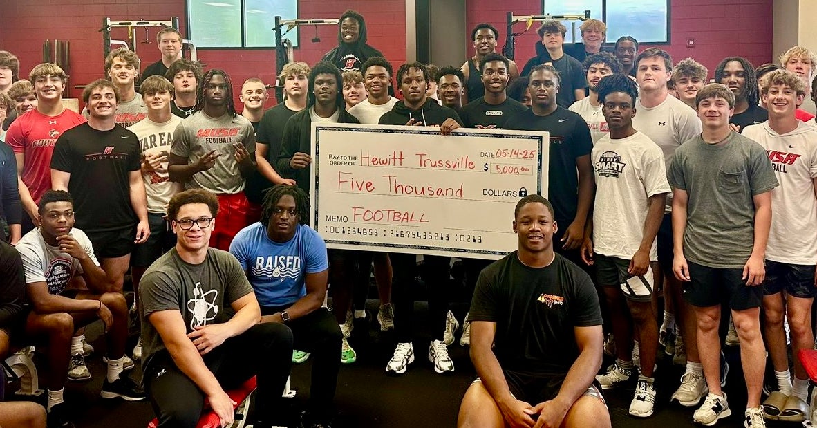 Tennessee CB Rickey Gibson III gives back with donations to hometown football programs