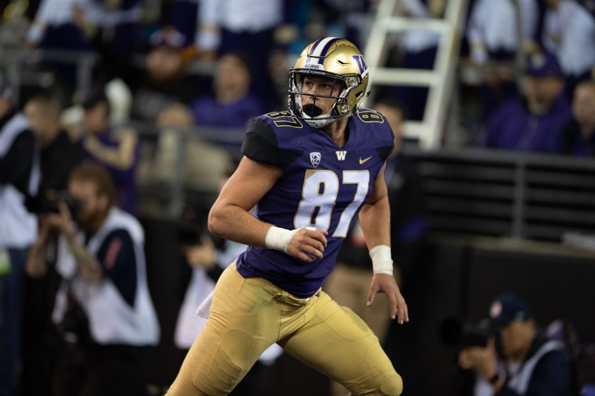 UW tight end, Tumwater product Cade Otton drafted by Tampa Bay