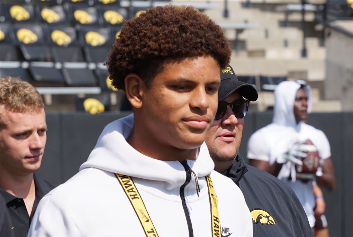 Iowa Football: 247Sports crystal balls 2025 OT Nick Brooks to Hawkeyes