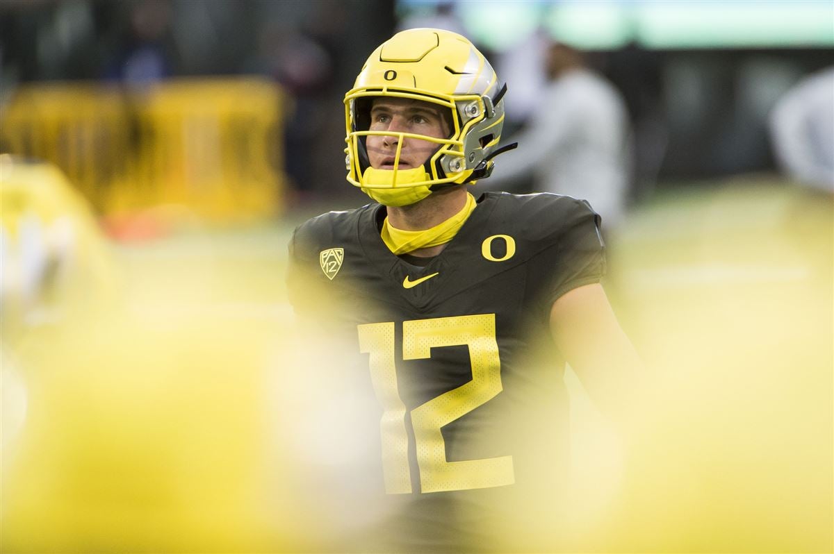 Fox Sports analysts say Ducks have weapons to be CFP contender