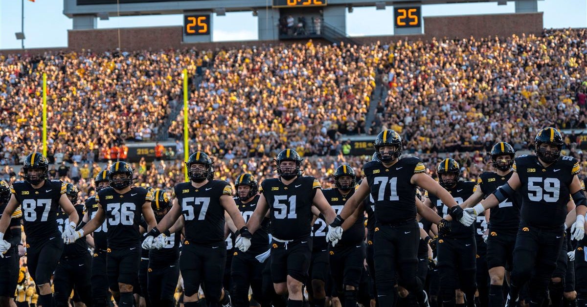 Iowa Football: Hawkeyes Release Depth Chart Ahead Of Washington