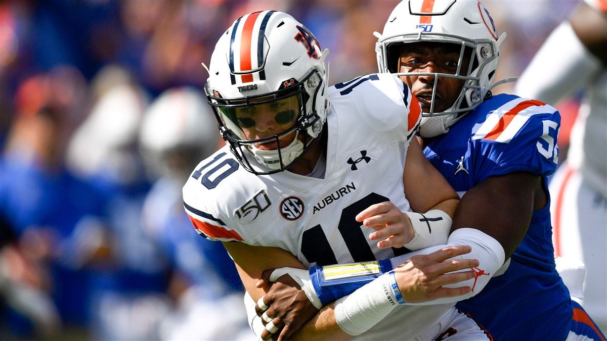 Auburn football QB Bo Nix handling criticism, learning another new