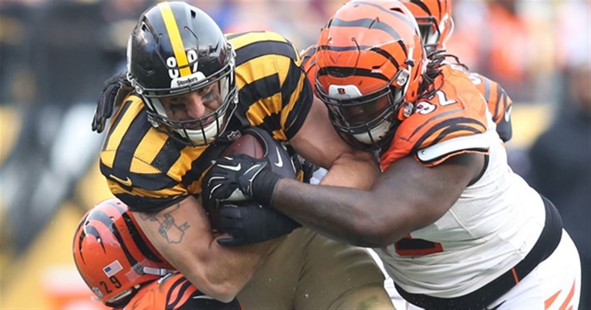 Steelers cut TE Matt Spaeth, sign TE Mandel Dixon
