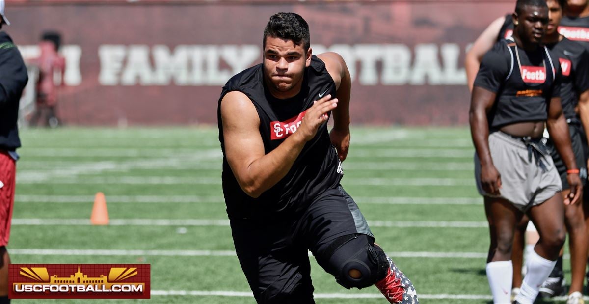 Oak Hills lineman Jason Rodriguez (USC commit) receives Under