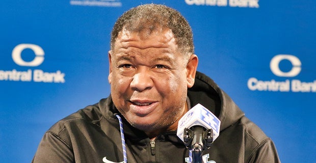 Vince Marrow Excited to See Wan'Dale Robinson in Blue and White – UK  Athletics