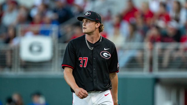 Georgia ace Joey Volchko learning to ‘calm down’ in loss to No. 16 Arkansas