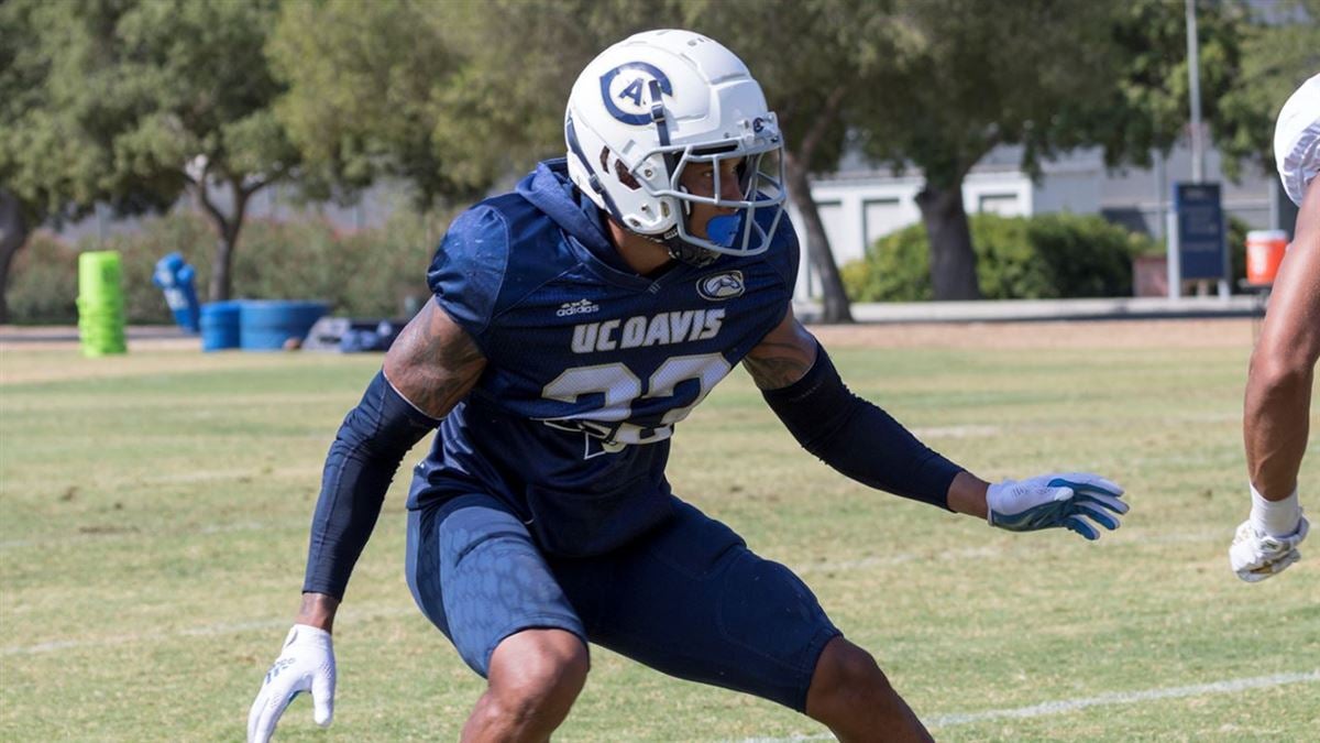 UC Davis transfer Perryman brings experience to Huskies DB's