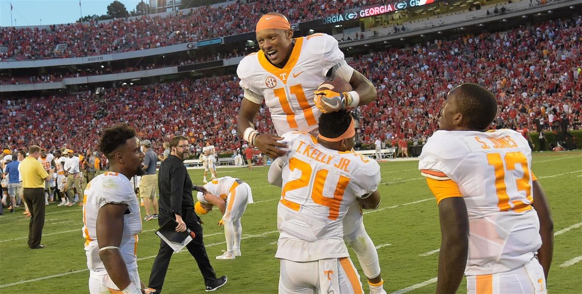 VFLs Josh Dobbs and Jauan Jennings Swap Jerseys After Sunday