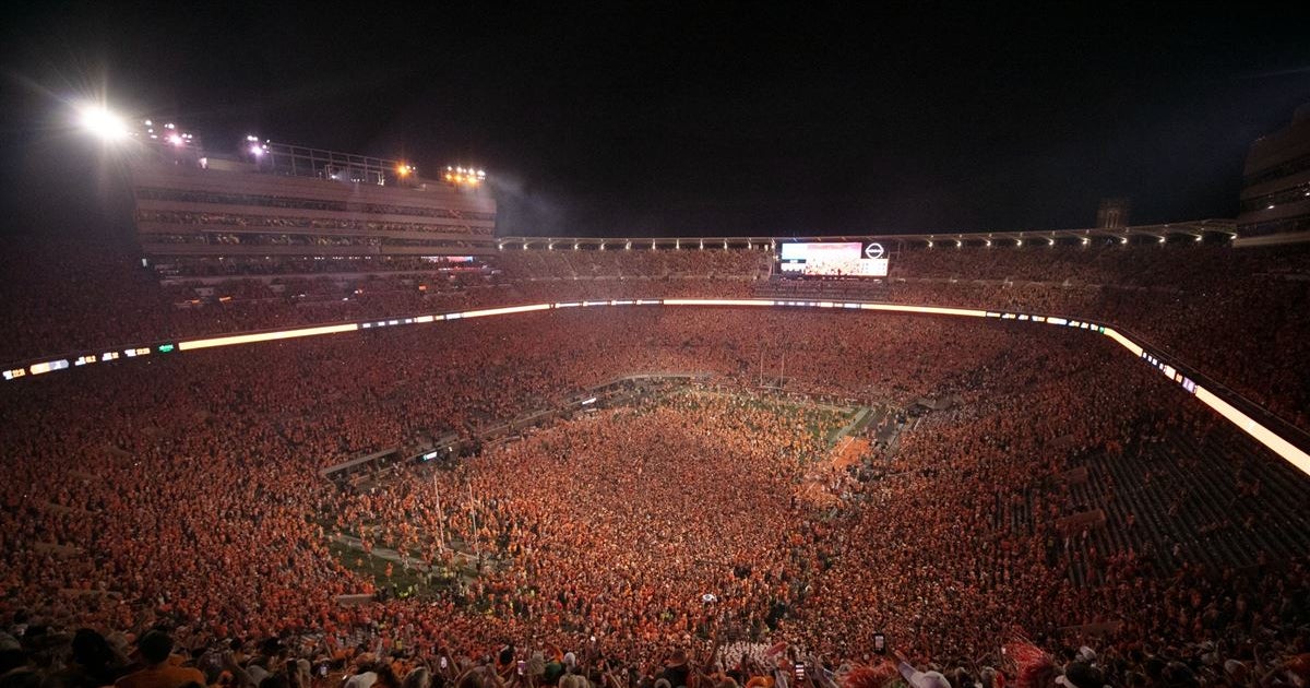 SEC fines Tennessee 100,000 for storming the field at Neyland Stadium