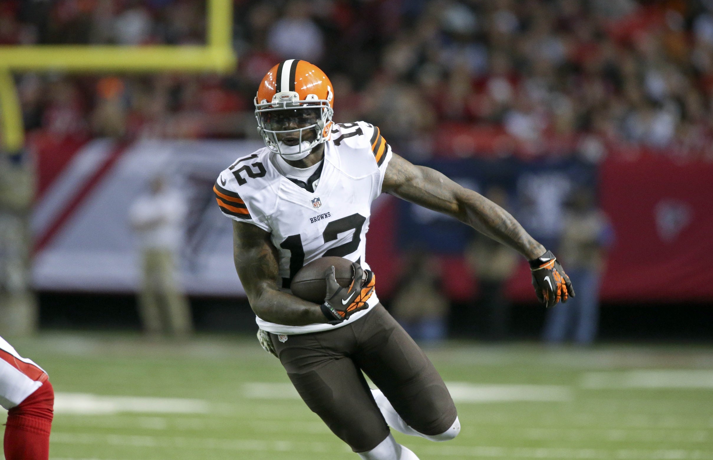 Houston, Texas, USA. 4th Dec, 2022. Cleveland Browns tight end Harrison  Bryant (88) carries the ball upfield after a catch during the second  quarter of the game between the Houston Texans and