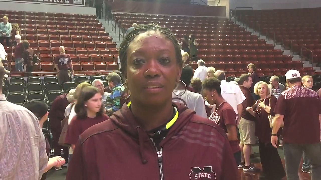 Auburn hires Texas assistant Johnnie Harris as women's basketball coach