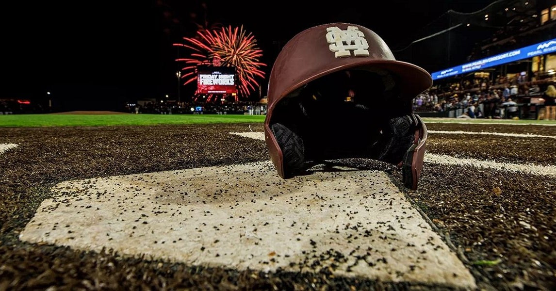 Diamond Dogs complete exhibition schedule by hosting UALR to end fall ball; nine open practices set
