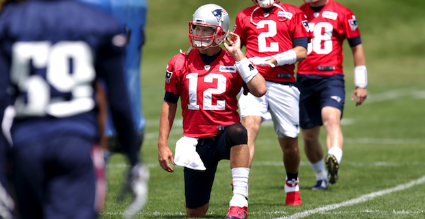 Julian Edelman shows up to final minicamp session in Bruins jersey