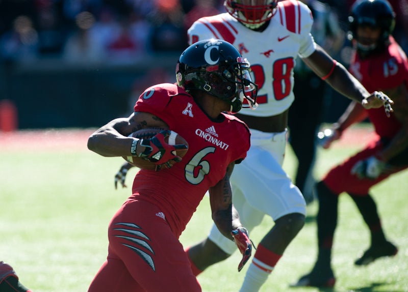 Nov. 16, 2013 - Piscataway, New Jersey, U.S - November 16, 2013: Cincinnati  Bearcats wide receiver Anthony McClung (6) holds the ball during the game  between Cincinnati Bearcats and Rutgers Scarlet Knights