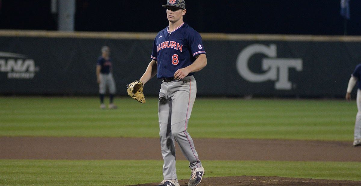 Horn delivers big as Auburn advances to super regional round