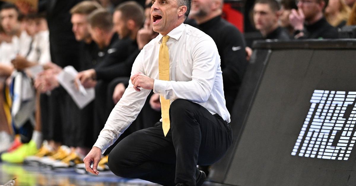 Everything Ben McCollum, Bennett Stirtz, Cam Manyawu Said Following Iowa's Elite Eight Loss To Illinois - 247Sports image