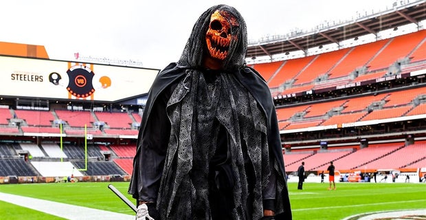 Browns Players Halloween Costume Roundup Ahead Of Steelers Matchup Browns Players Halloween Costume Roundup Ahead Of Steelers Matchup