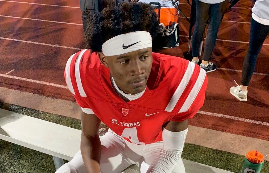 Arizona makes final six for Texas receiver