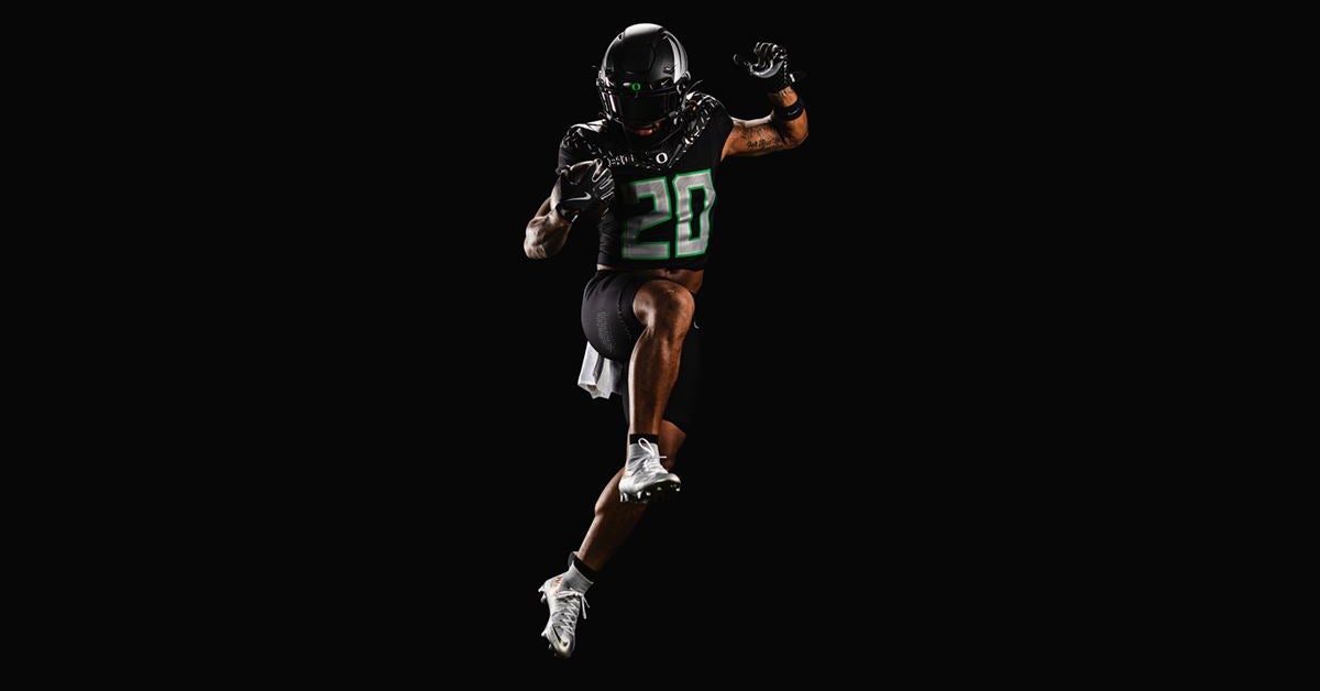 No. 3 Oregon announces uniforms for top-five matchup against No. 2 Ohio State