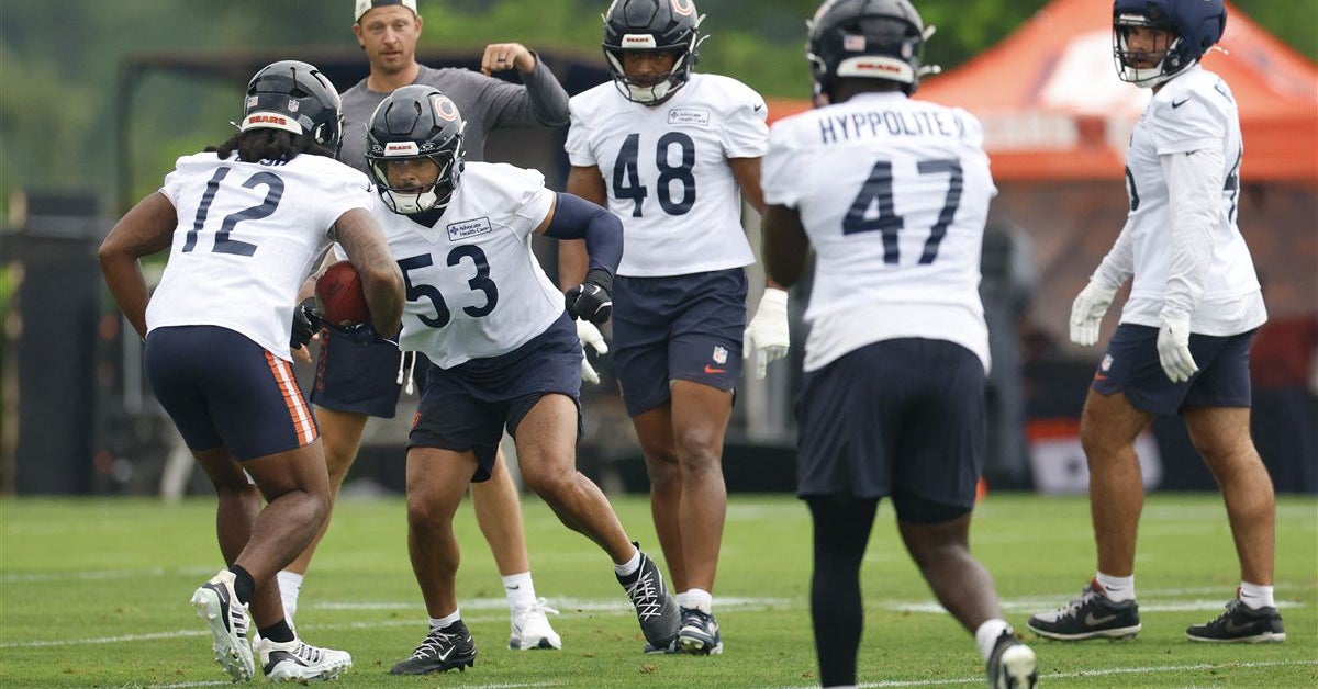 After setback with Coby Bryant, Bears defense rallying around linebacker Devin Bush
