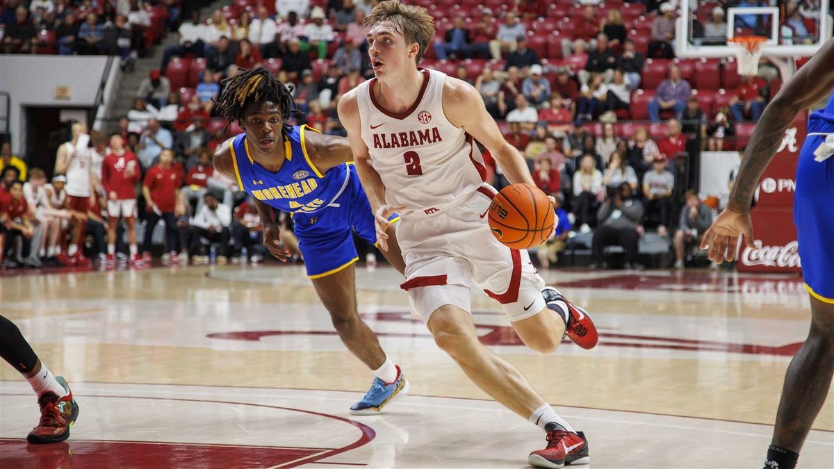 Alabama moves up in basketball polls after opening week