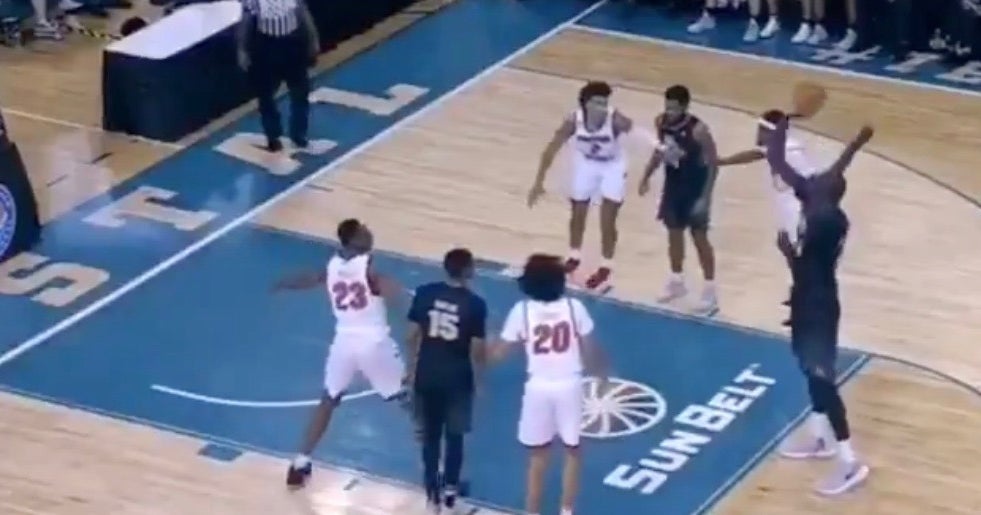 Giant center shoots nation's strangest free throws