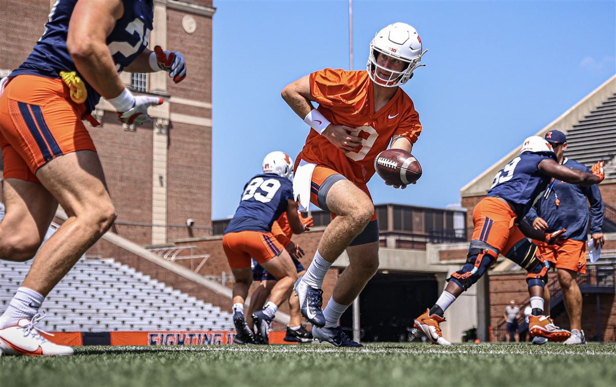 Illinois football: Ex- Auburn star Vederian Lowe one start from record