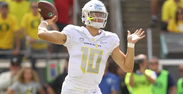 Justin Herbert, Troy Dye are back to complete Oregon football's rise