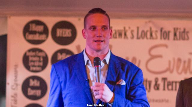 A.J. Hawk cuts his famous locks for kids with cancer