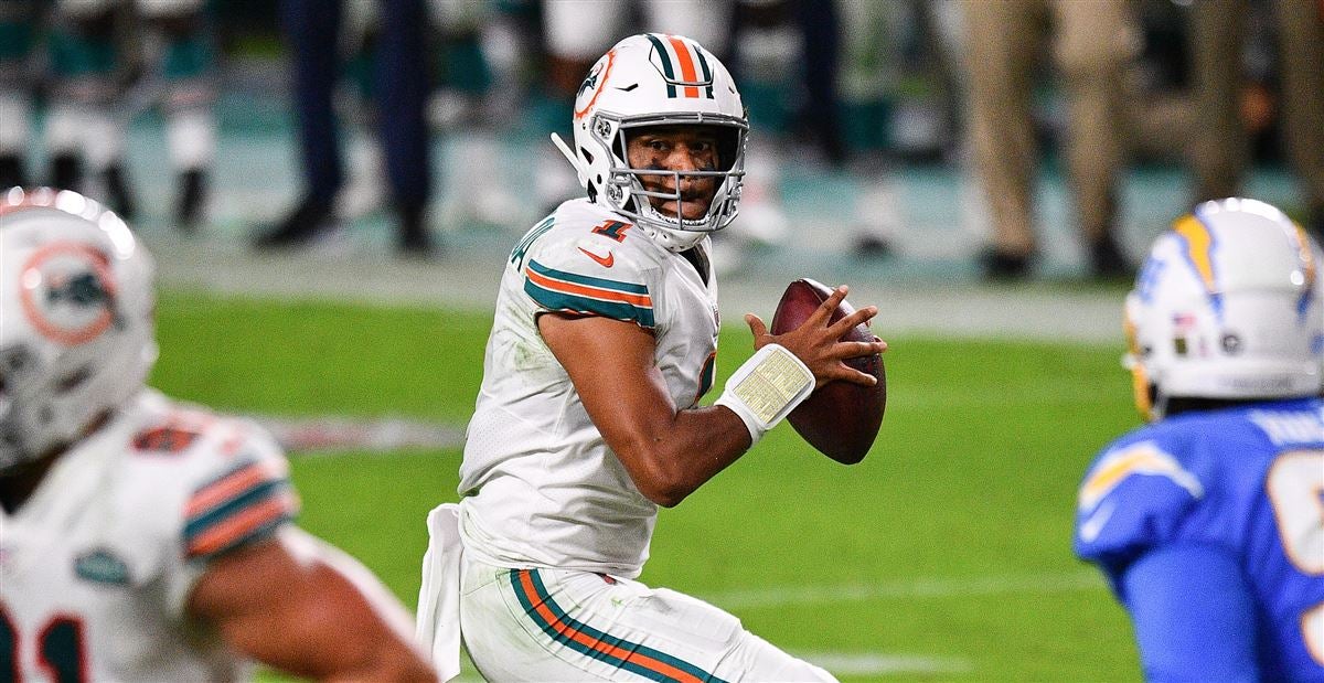 Tua Tagovailoa Rocks Ryan Fitzpatrick Jersey to Dolphins Presser